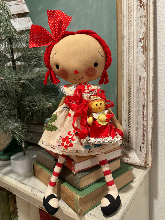 ROA12-30 Christmas Annie w/ Vintage Ornament no.1